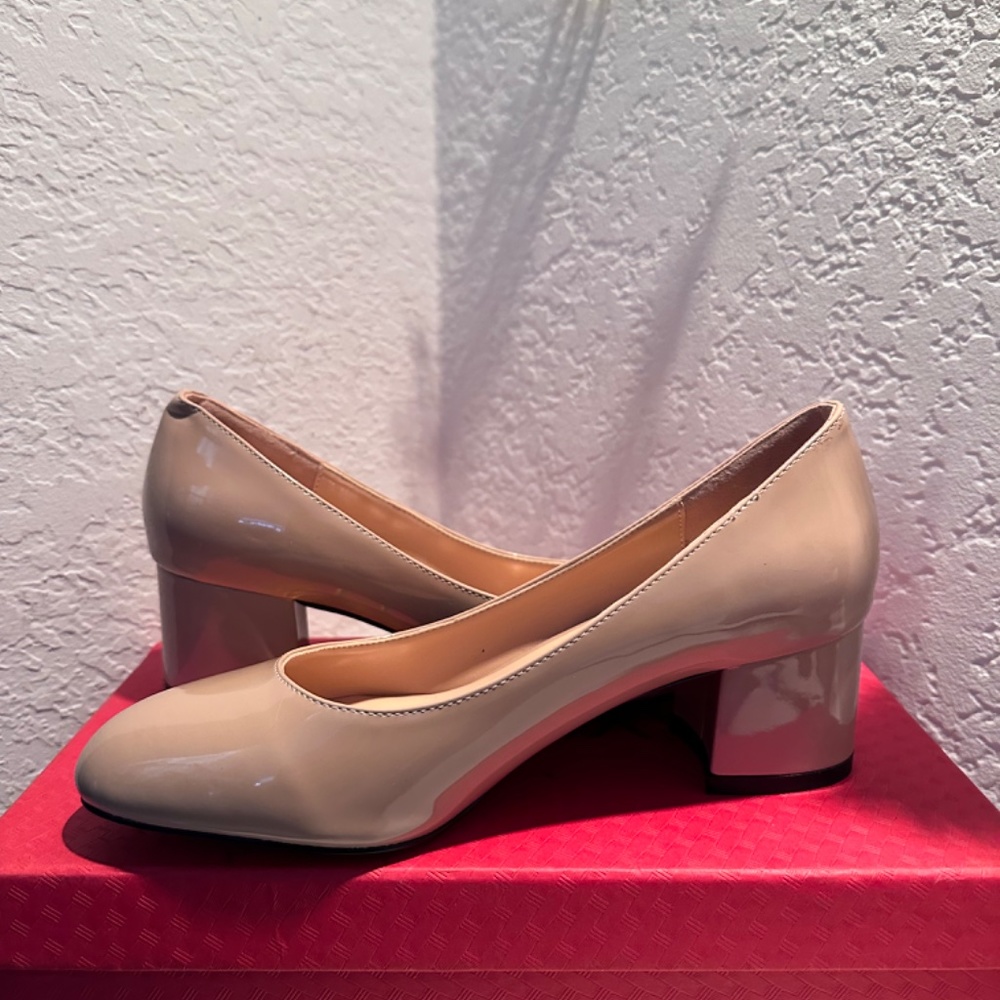 Pumps - Picture 2 of 5